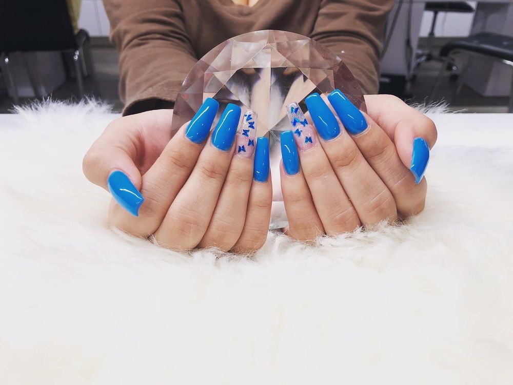 SNS blue colored nails
